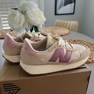 New Balance 247